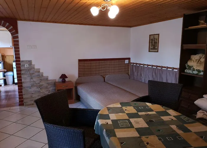 Paraszthaz 公寓 Poroszló